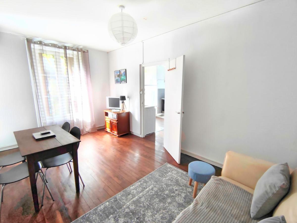 Number 22 - Le Dorat - Apartment One With Garden & Free Parking Eksteriør bilde