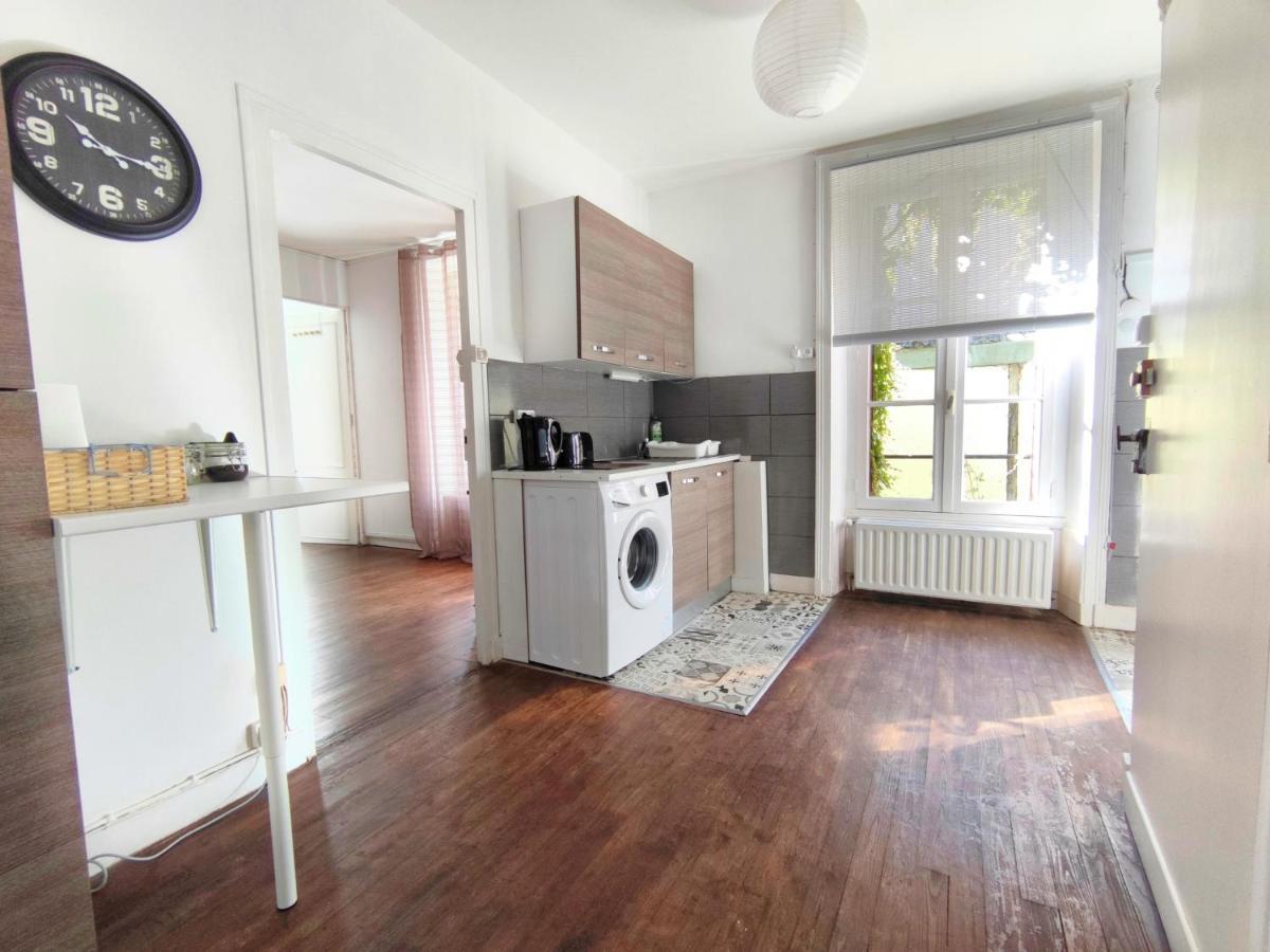 Number 22 - Le Dorat - Apartment One With Garden & Free Parking Eksteriør bilde